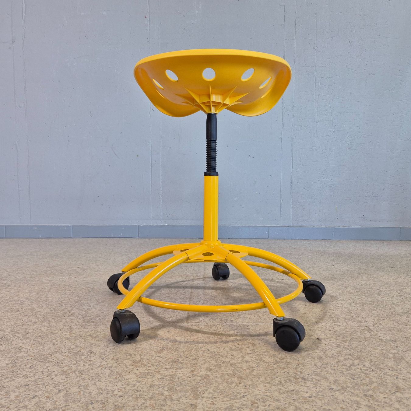 Ikea Tabourets: Ikea Traktor Stool Bürostuhl Arbeitshocker Rollhocker Hocker – D'occasion à Nottwil par Wondewa-Shop 6