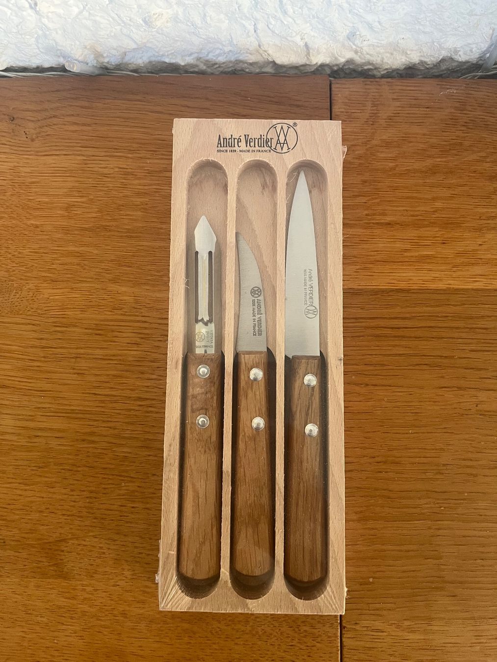 Coltelli: André Verdier - Set 3 couteaux avec manche en chêne – Nuovo e nell'imballaggio originale da Muraz (Collombey) venduto da dia_z5jh