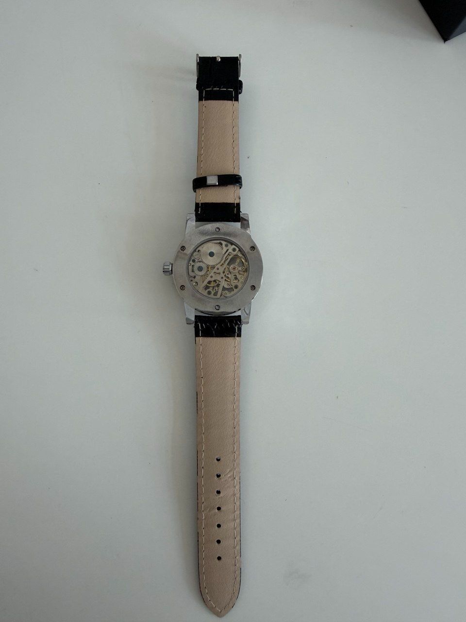 Montres: WINNER Skeleton Automatikuhr  Schwarz/Silber – D'occasion à Brüttisellen par itprofisgroup 4