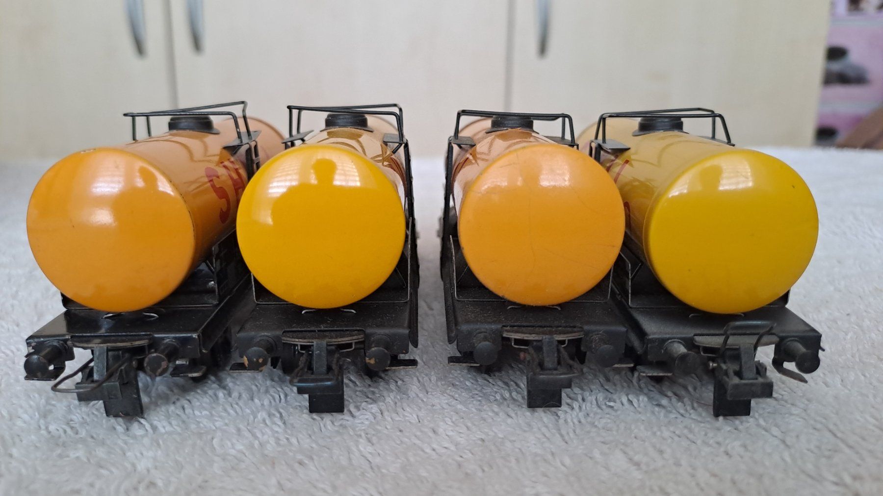 Trix Modellini di ferrovie: Trix Express 4 DB Shell Tankwagen H0 GL/14 – Usato da Winterthur venduto da Riebeli333 4