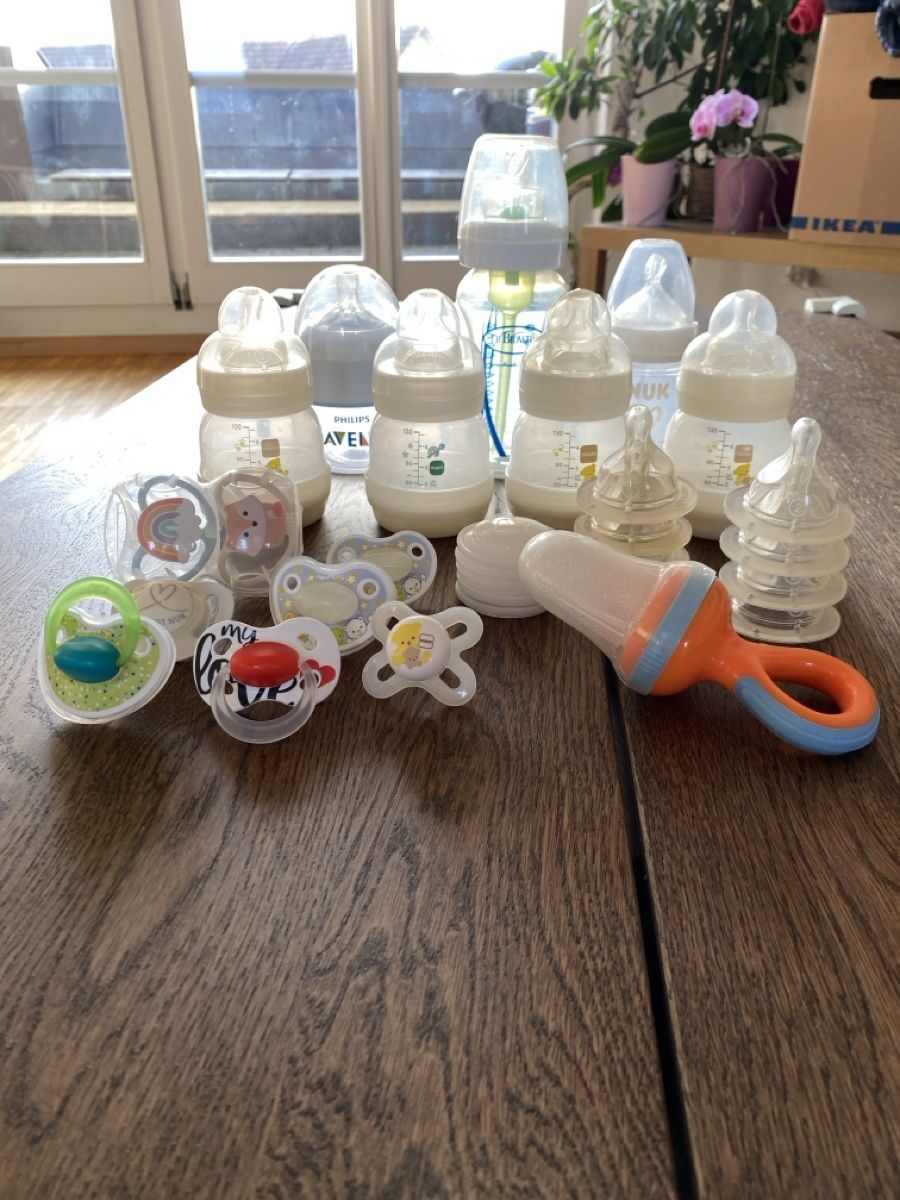 Pasti del neonato: Baby Bottles, Dummies and Teats Bundle - 1 – Usato da Dietlikon venduto da Kitaa