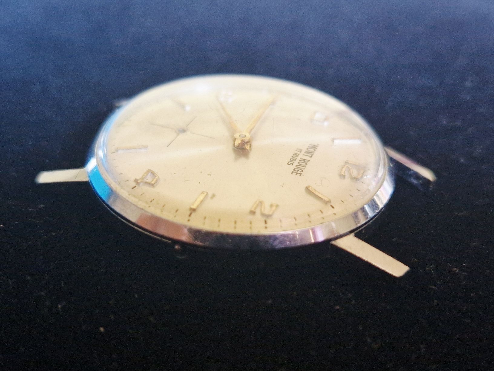 Montres: Montre Mont Rouge – Défectueux à Undervelier par Tufitufi7 4