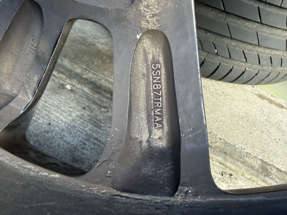 Jeep Pneus & Kompletträder: Original Jeep Cherokee KL 18 Zoll – Gebraucht aus Mollis von BSL10 6
