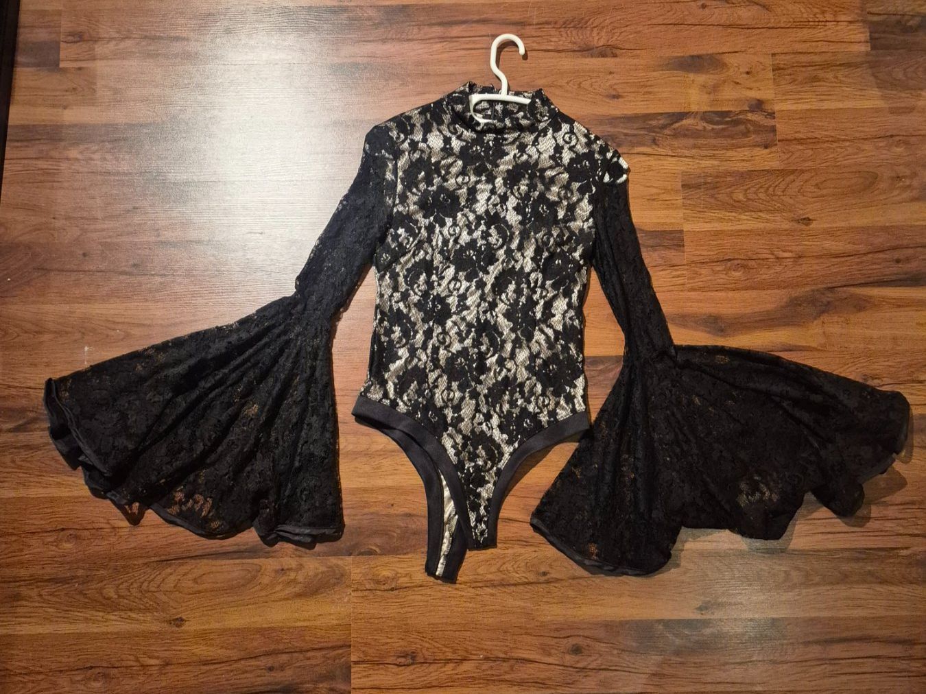 Tops: Body mit Spitze – Gebraucht aus Wädenswil von Virginia96