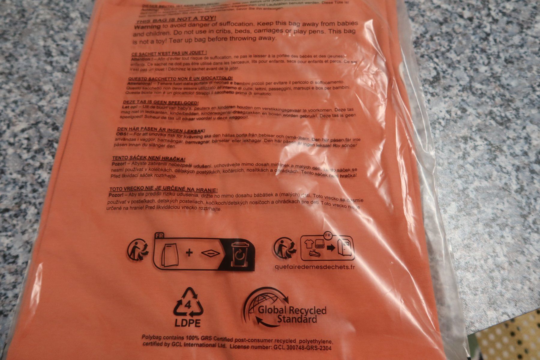 T-Shirts: T-shirt – Neu und originalverpackt aus Täuffelen von Cindybussy 1