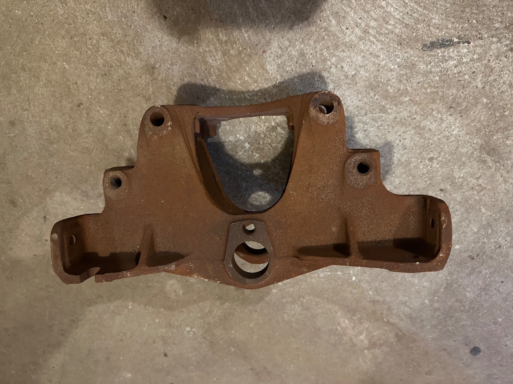 Massey Ferguson Trattori: Massey Fergusson 35 Vorderachs -Träger – Usato da Huttwil venduto da alc_s2gc 5
