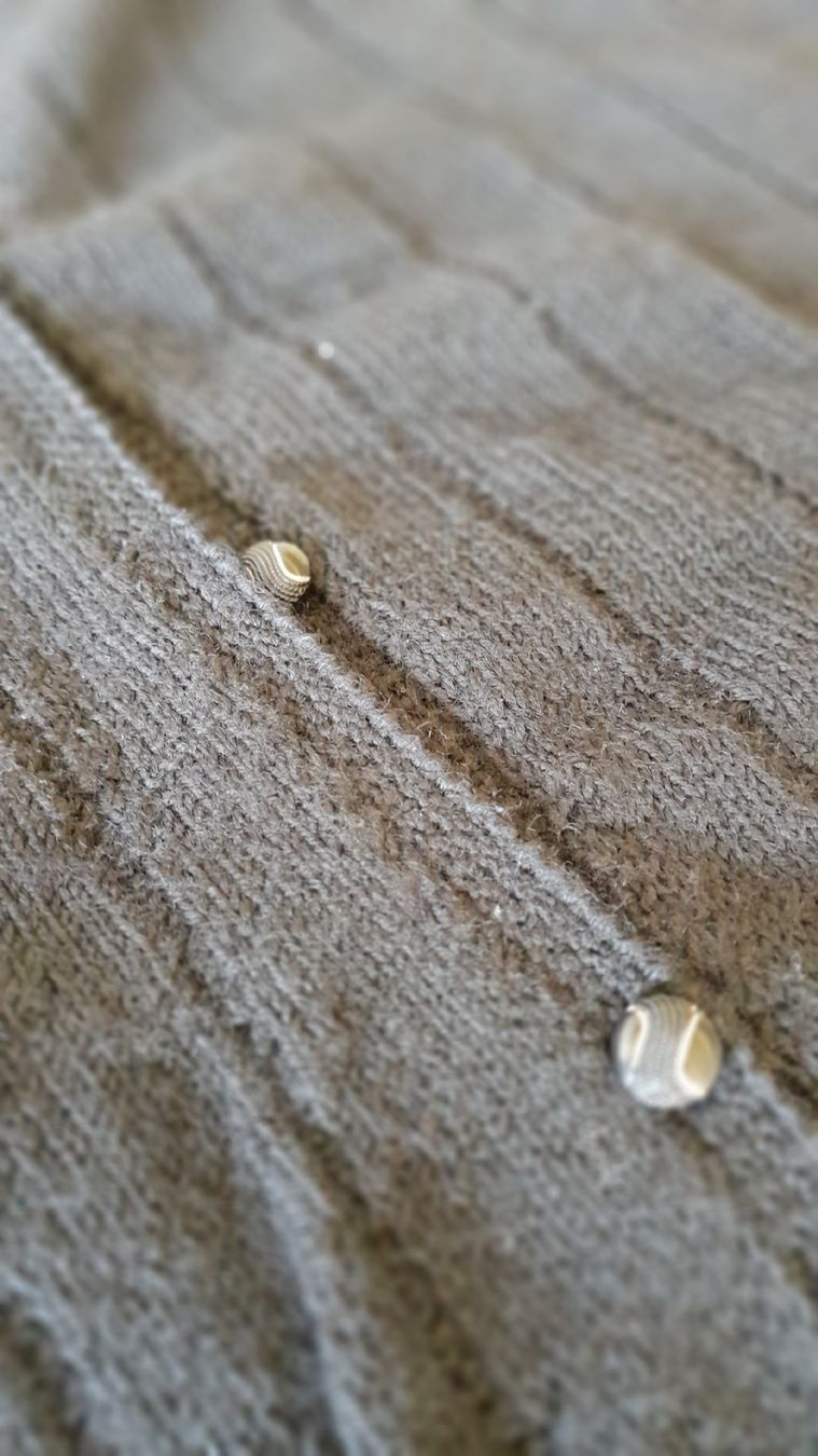 Gilet & Giacche senza maniche: Damen Jacke Ärmellos Handgestrickt. – Usato da Nesslau venduto da Churfirsten08 1