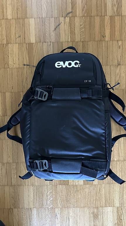 Evoc Zaini: Evoc CP 18L Fotorucksack – Usato da Uster venduto da Neonschwarz