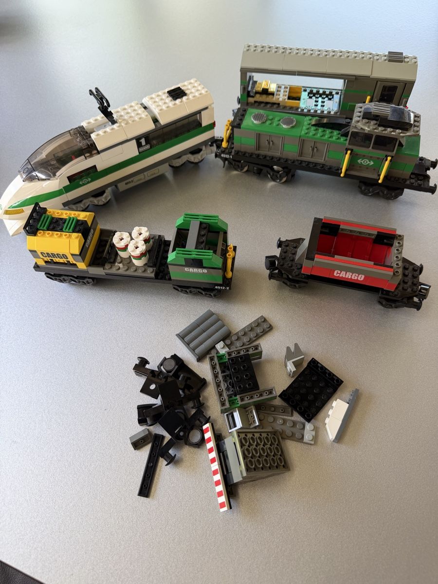 Lego Kit di costruzioni: Lego Zug 10157 & 4512 – Usato da Henau venduto da Lenko01