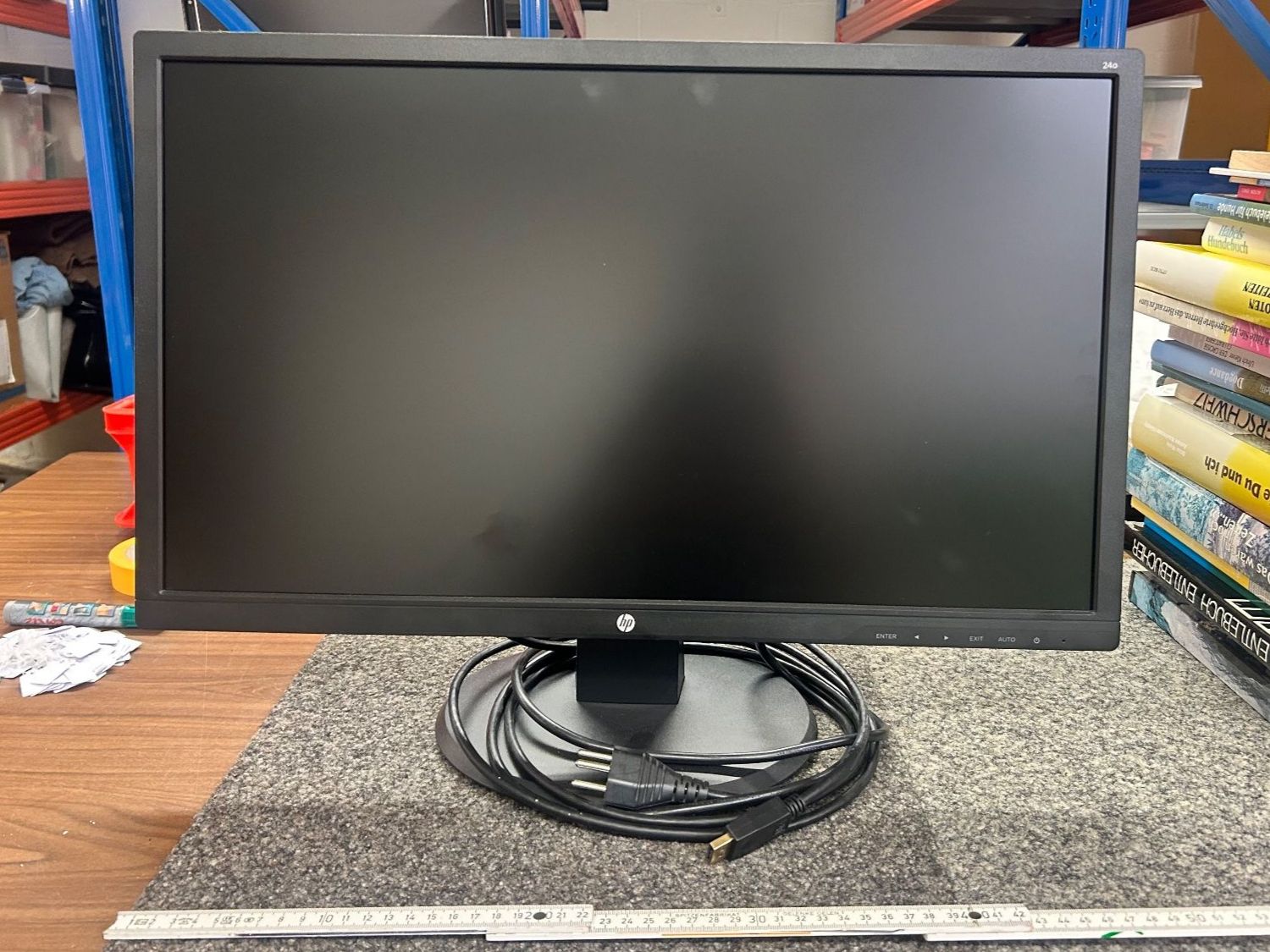 Monitore: (01) Monitor HP 240  24 Zoll – Gebraucht aus Malters von DPHandel 2