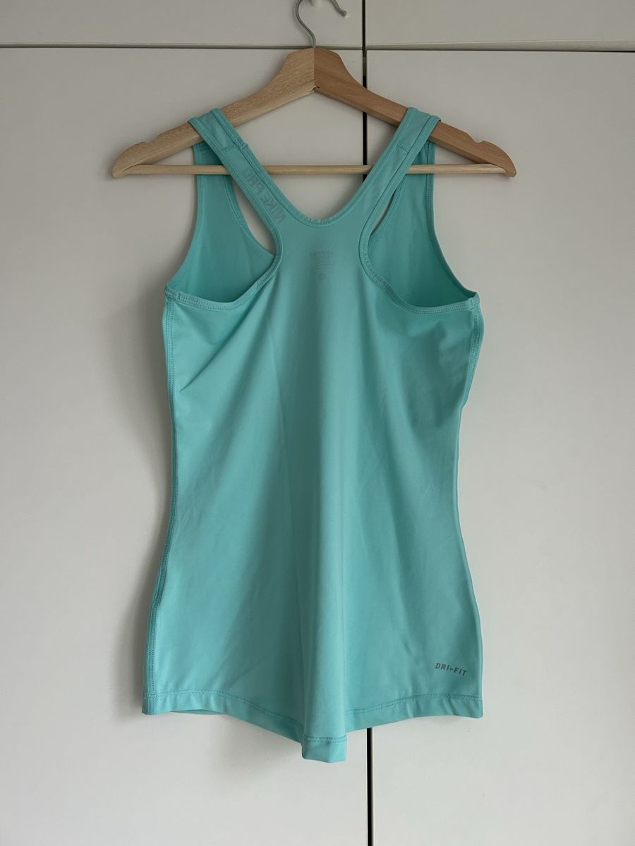 Nike Top: Nike Pro Tank Top türkis Grösse S – Usato da Zürich venduto da Lolaa123 2