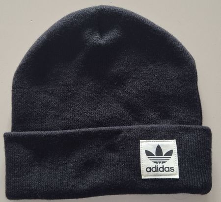 Warme Adidas Strickmütze, neuwertig - ideal für den Winter