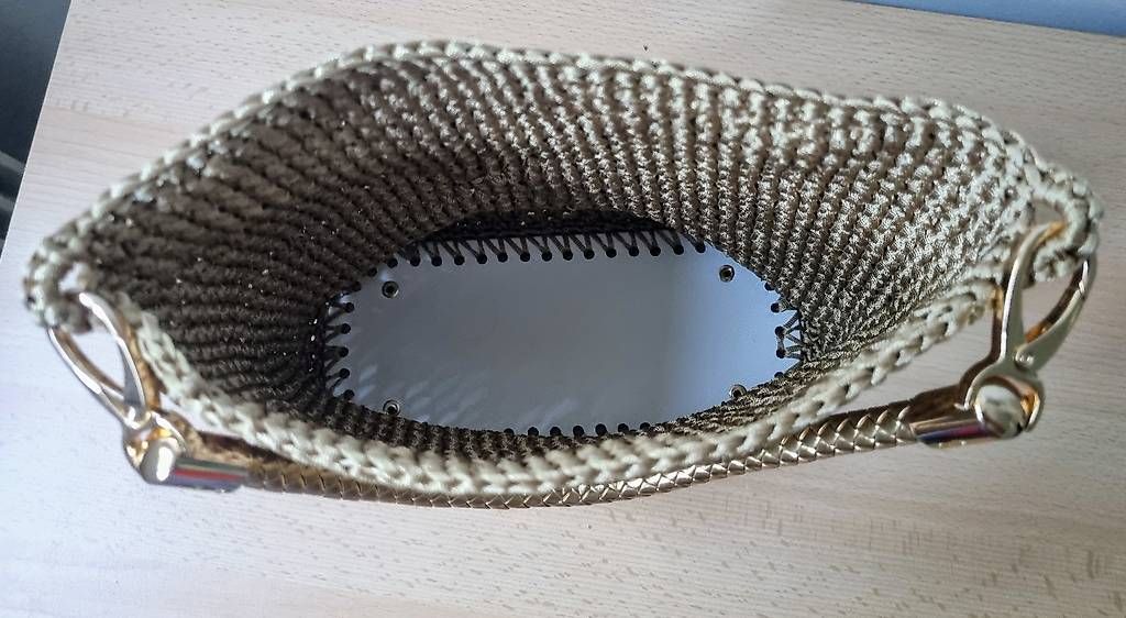 Borse da donna: Handtasche Farbe gold, Hand made  – Usato da Brittnau venduto da MS62 1