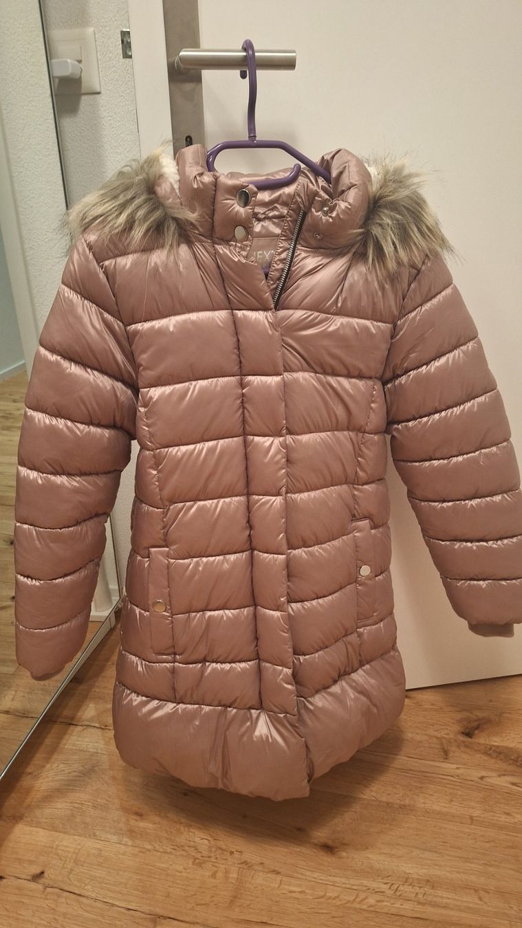 Next Jacken & Mäntel: Daunenjacke Mädchen 11 jahre Rosé oder blau ... – Gebraucht aus Schötz von mar_dri