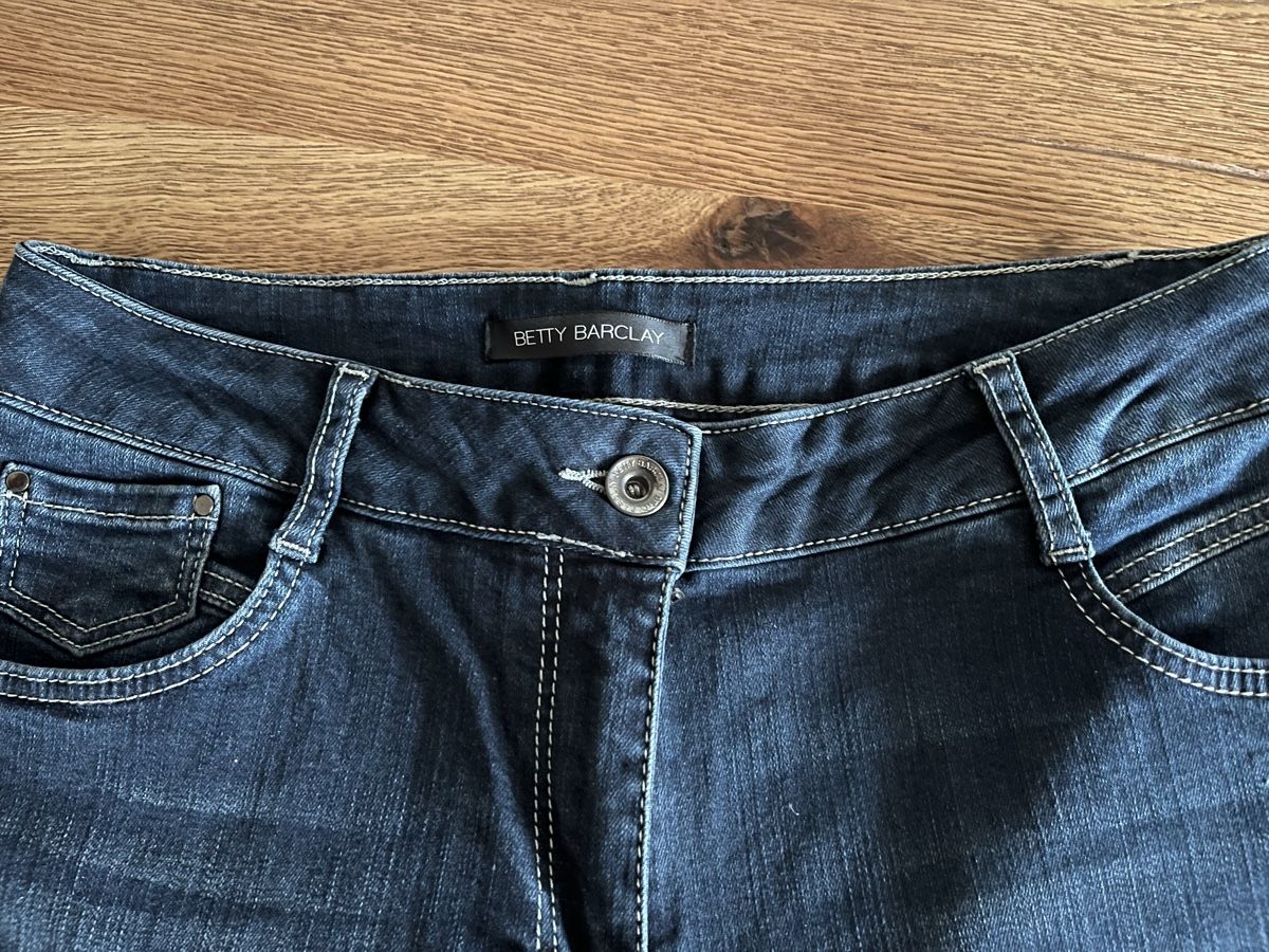 Jeans: Jeans  – Nuovo (secondo la descrizione) da Schliern b. Köniz venduto da medion3098 3