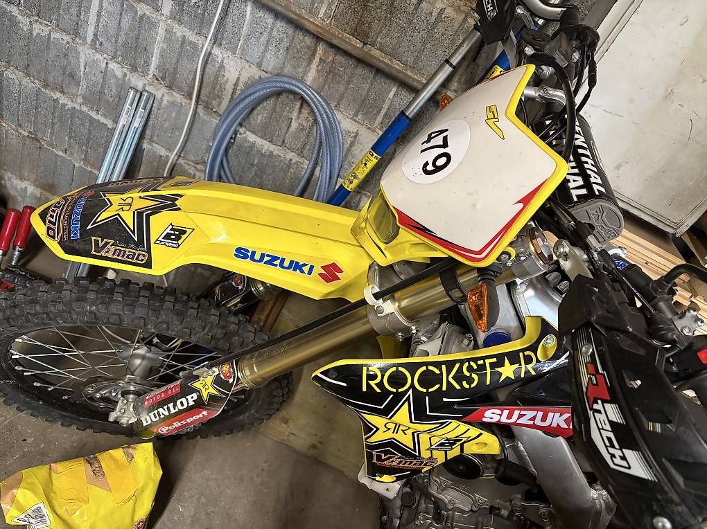 Suzuki Strasse: Suzuki, Supermoto – Gebraucht aus Düdingen von Rosalie0106 2
