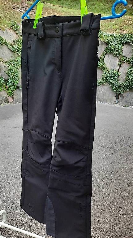 Pantaloni: pantalon de ski noir en softshell 134/140 – Usato da Bouveret venduto da familylocher