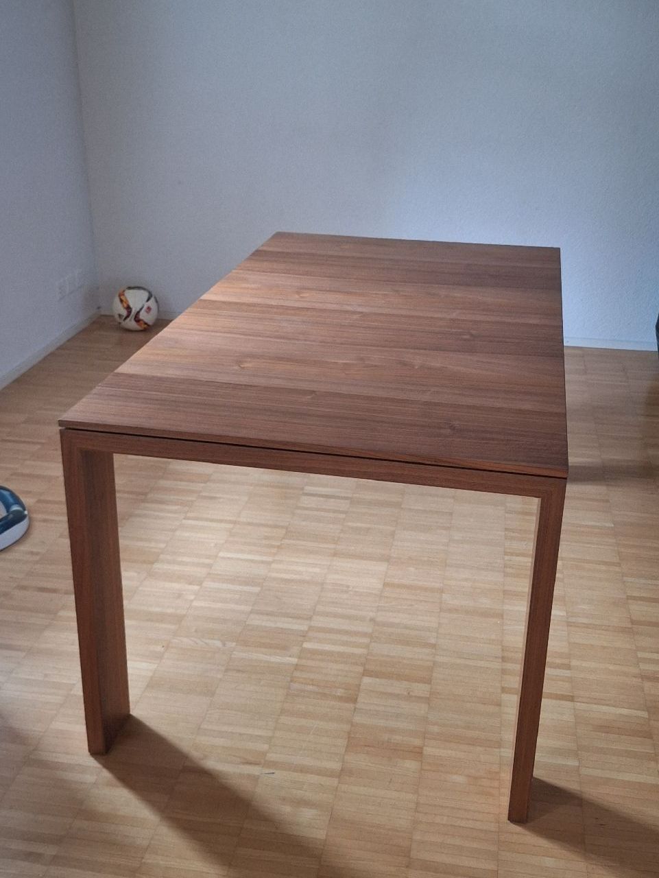 Tables: Esstisch – D'occasion à Wilderswil par DangerSlippery
