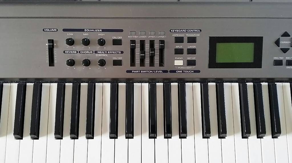 Roland Strumenti musicali: Roland RD-700  Piano de scène professionnel – Usato da Montpreveyres venduto da top_gun5025 1