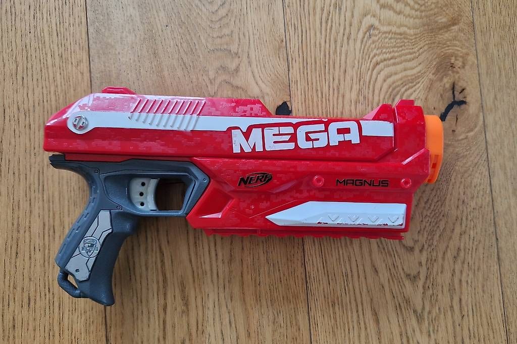 Jouets: NERF Mega – D'occasion à Thun par 3604.Thun
