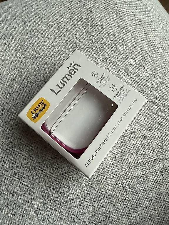 Cover & Protezioni schermo: AirPods Pro Case - Completely New – Usato da Zürich venduto da YanaZam 1