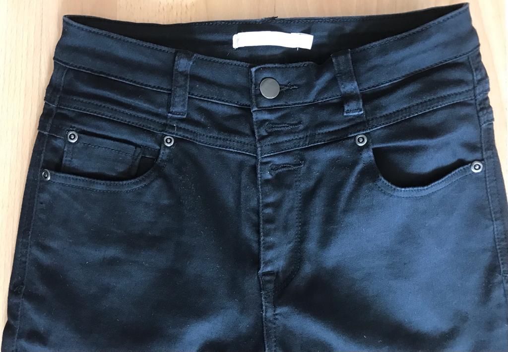 Jeans: Jeans schwarz mit 3 Knöpfen – Gebraucht aus Biel/Bienne von SandraDG 3