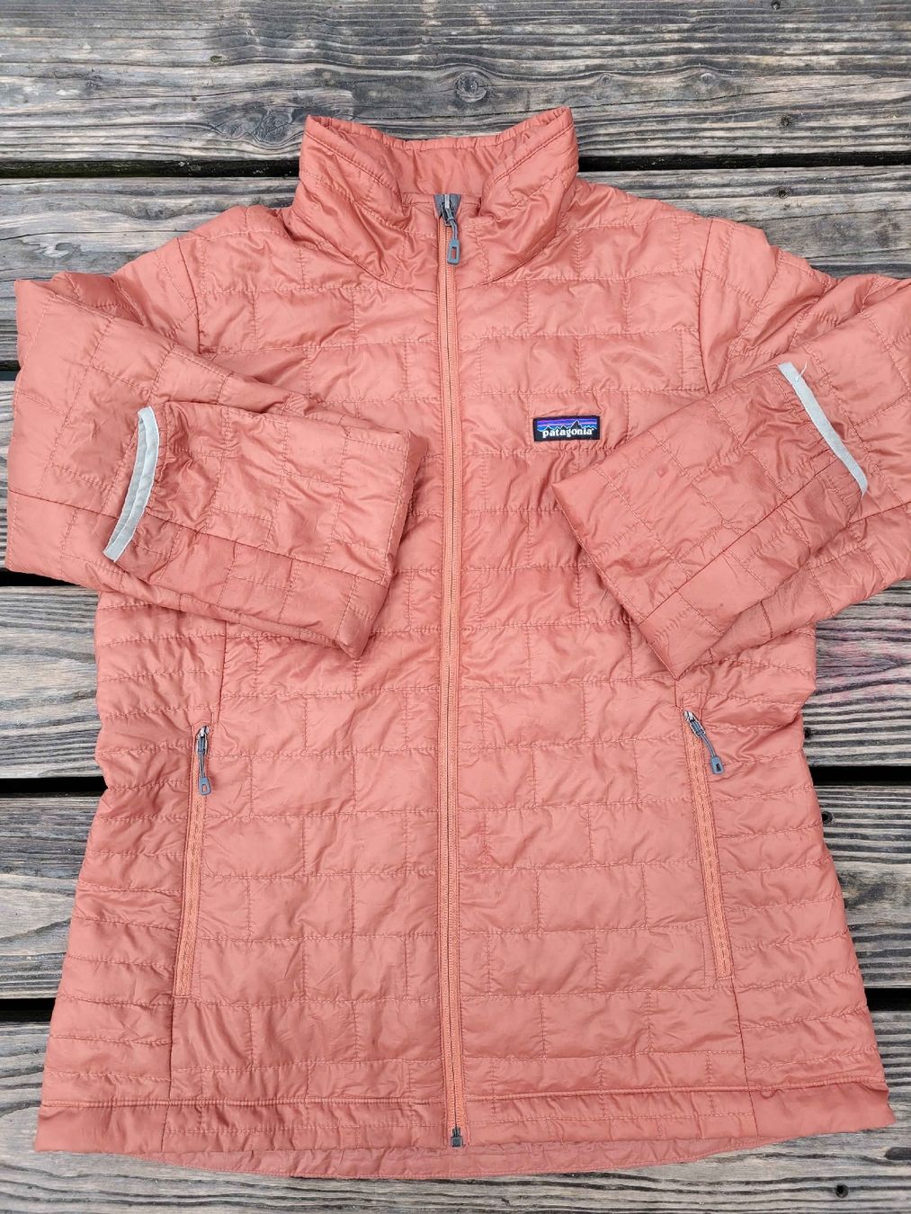 Patagonia Jacken: Patagonia Nano Puff Daunenjacke – Gebraucht aus Zürich von Loboso