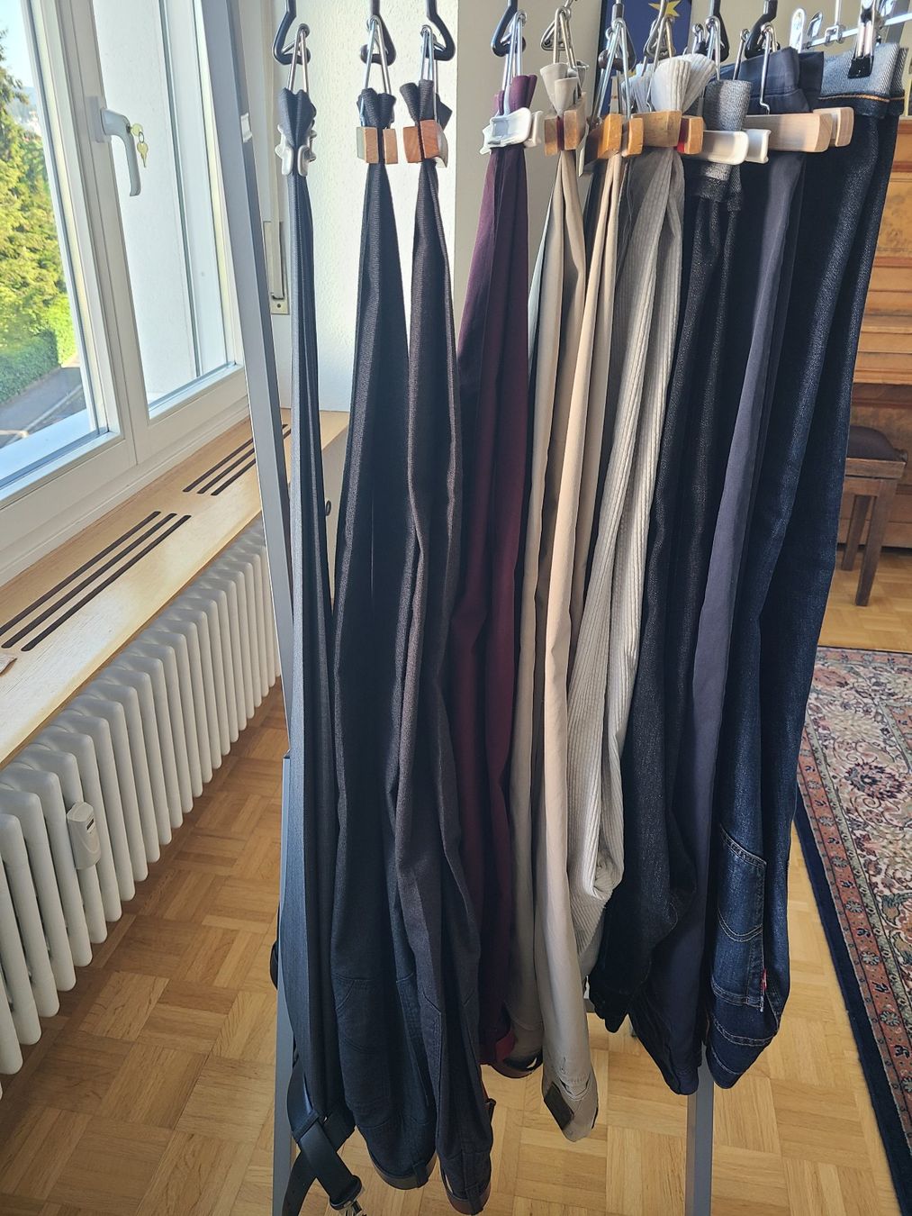 Pantaloni: 10 Herrenhosen im Paket – Usato da Binningen venduto da Nordland 1