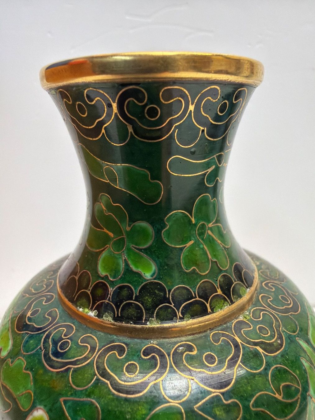 Vasen & Gefässe: VASE CLOISONNE ZWEI GRÜNE DRACHEN – Gebraucht aus Matzingen von exklusives 5