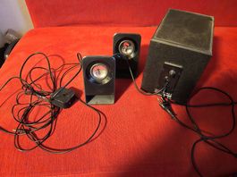 Logitech Z213 Lautsprechersystem