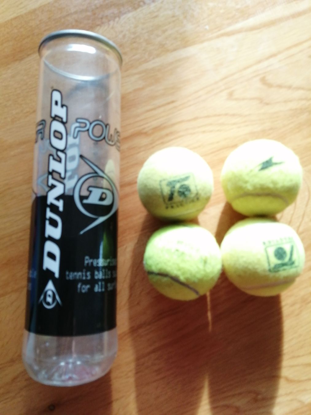 Palloni: 4 verschiedene Tennisbälle. + Dose – Usato da Honau venduto da holunder3 1