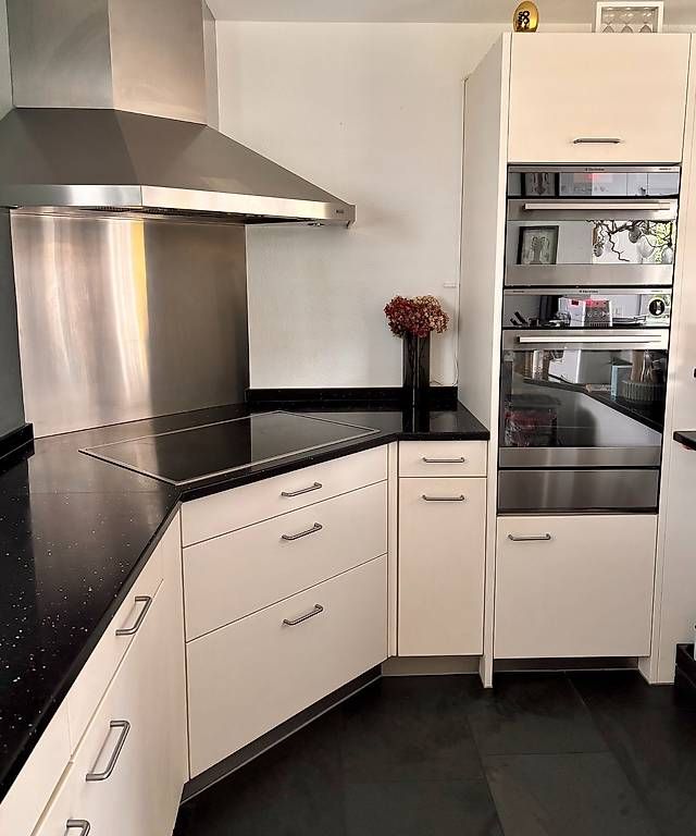 Cucine complete: Moderne Küche  – Usato da Fällanden venduto da alz_9x7q 1