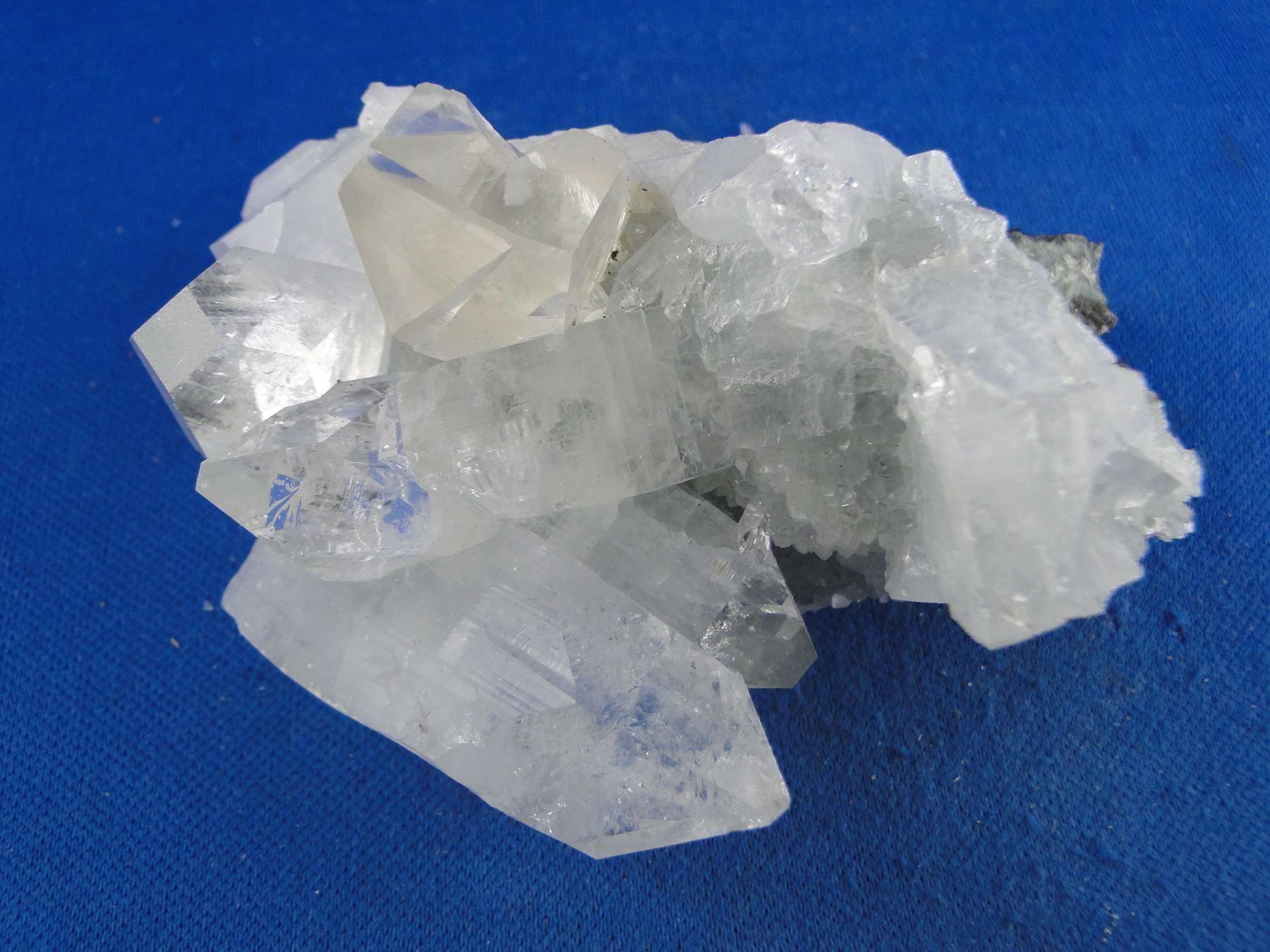 Minerali & Pietre curative: Gelber Calcit mit Apophylit – Usato da Schinznach Bad venduto da Demerald 2