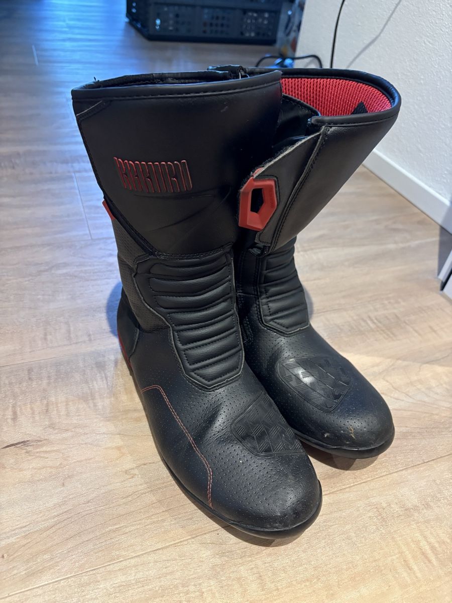 Scarpe da uomo: Motorradstiefel Rekurv Grösse 45 – Usato da Wetzikon ZH venduto da IronMaiden 1