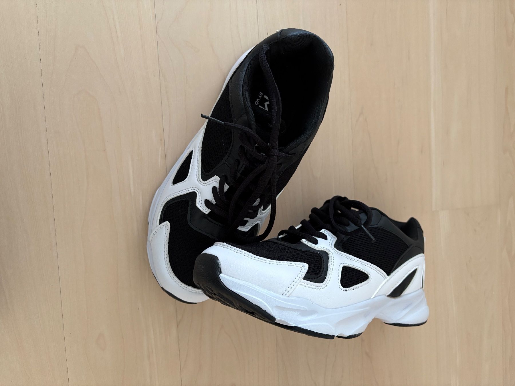 Scarpe da donna: NEUE Sneaker Gr.37 – Nuovo (secondo la descrizione) da Gossau SG venduto da Black-Queen 3