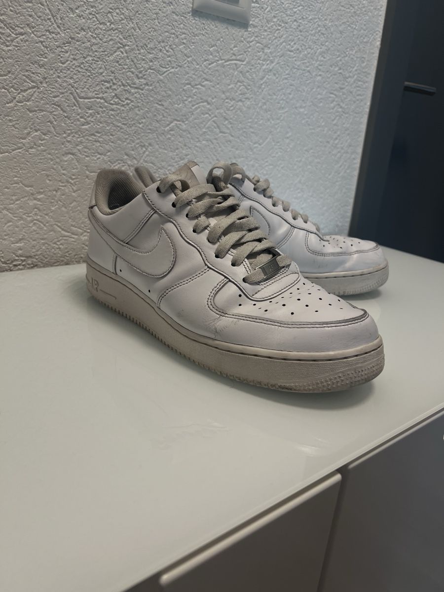 Nike Herrenschuhe: Baskets Nike Air Force 1 blanches taille 44 usure visible – Gebraucht aus Martigny von ale_5gzg 1