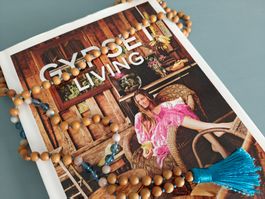 GYPSET Living Book - English + Mala Kette (NP 125.-)