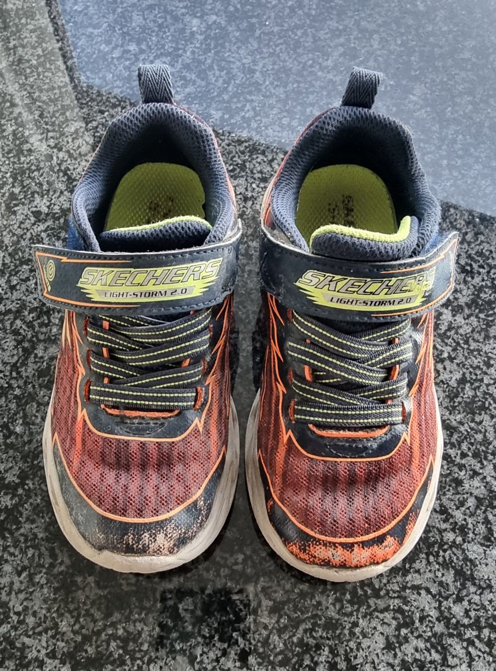 Skechers Scarpe per ragazzi: Skechers Light-Storm, Grösse 28 mit LED – Usato da Gwatt (Thun) venduto da fidibus87