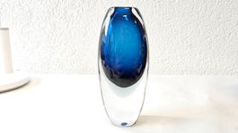 Vase en verre vintage design signé Kosta V. Lindstrand