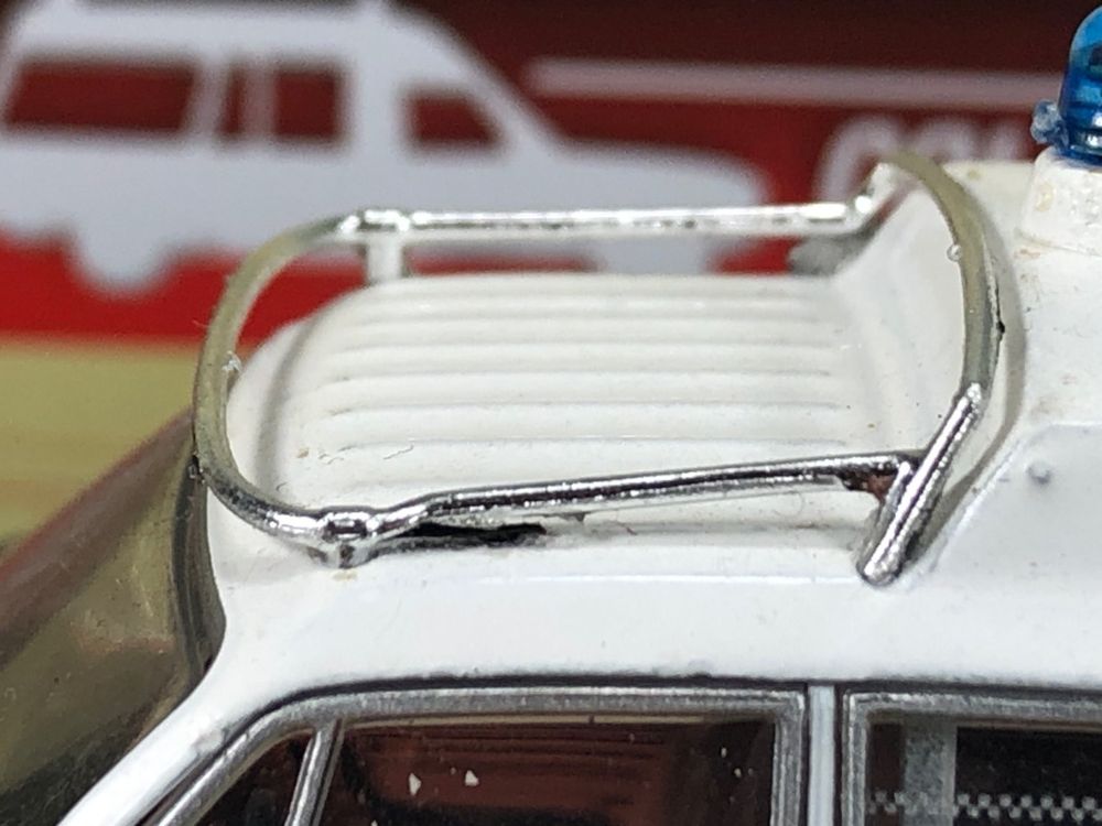Atlas Volvo 145 Express Weiss Ambulance Kombi 1966-1974 – 1/43 Modellauto, 11cm