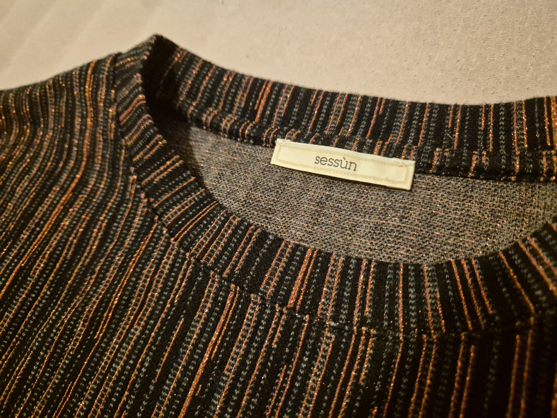 Sessun Top: Sessun Nagel oversized top – Nuovo (secondo la descrizione) da Zürich venduto da nam_2qzq 1