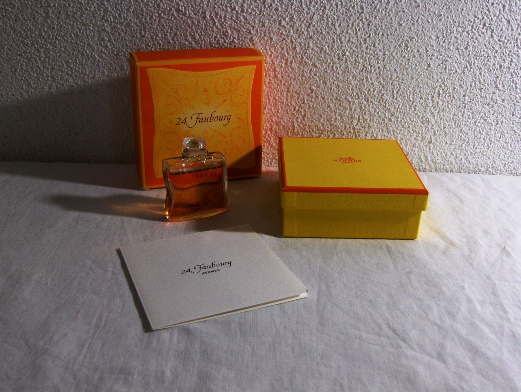 Hermès Profumi & Eau de Toilette: Hermès Parfum 24,  Faubourg mit Original Verpackung – Usato da Dübendorf venduto da alracfo
