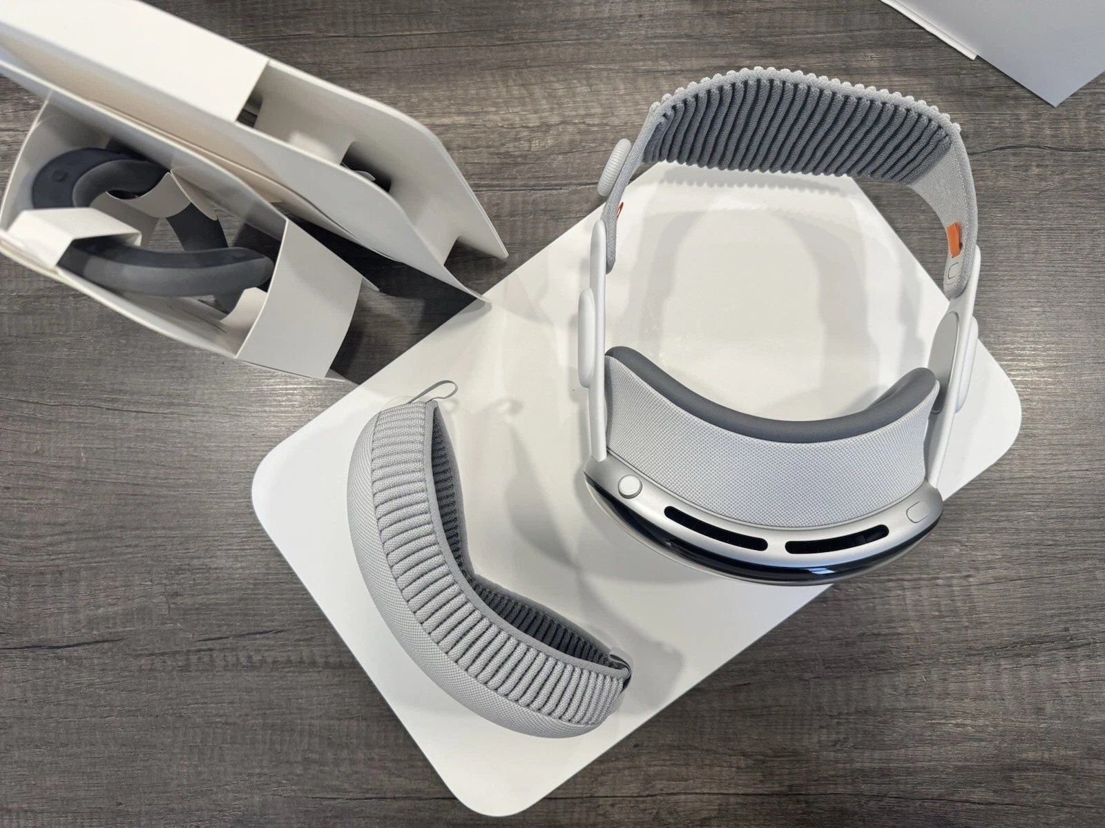 Apple Casco VR: Apple Vision Pro 512GB NEU! OVP – Nuovo (secondo la descrizione) da Neerach venduto da mur_dwg9 5