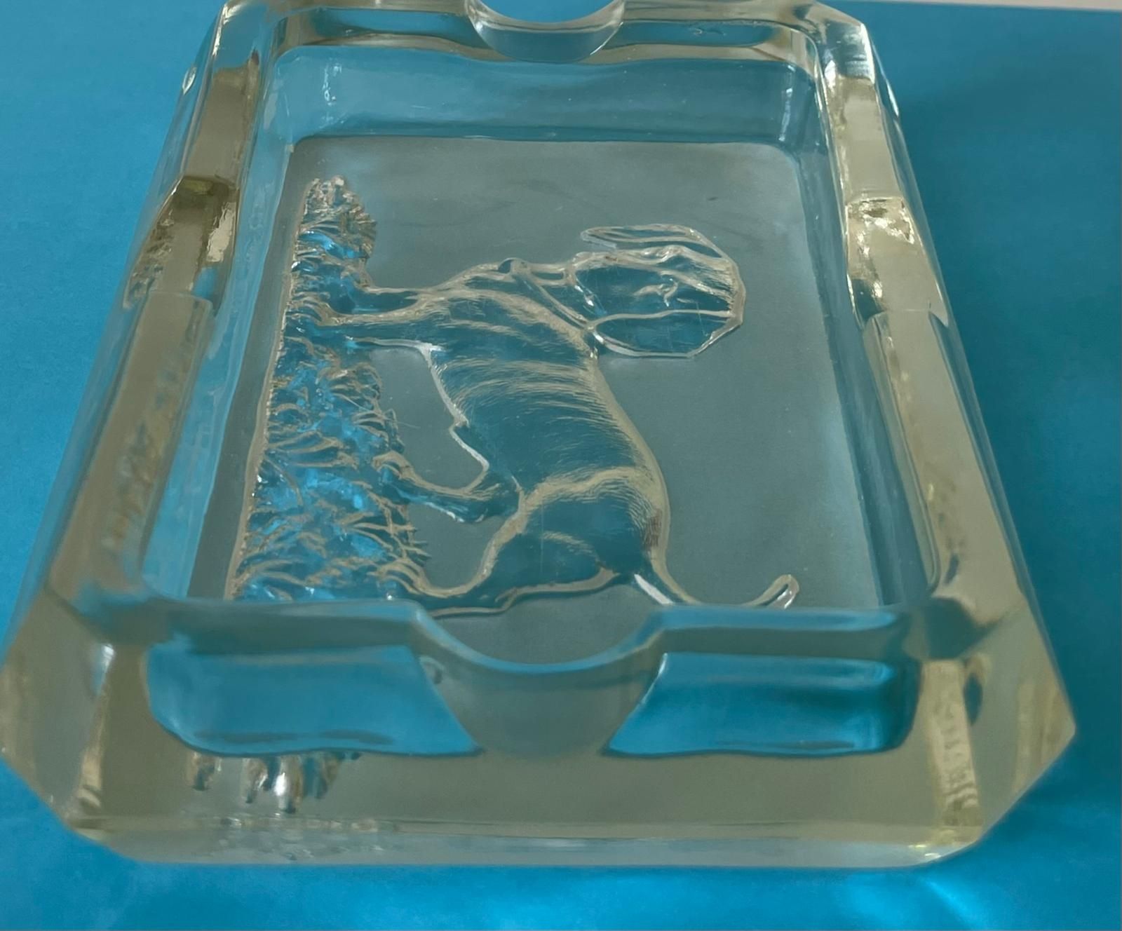 Portacenere: Alter Aschenbecher aus Glas mit Dackel – Usato da Basel venduto da Jcva 4