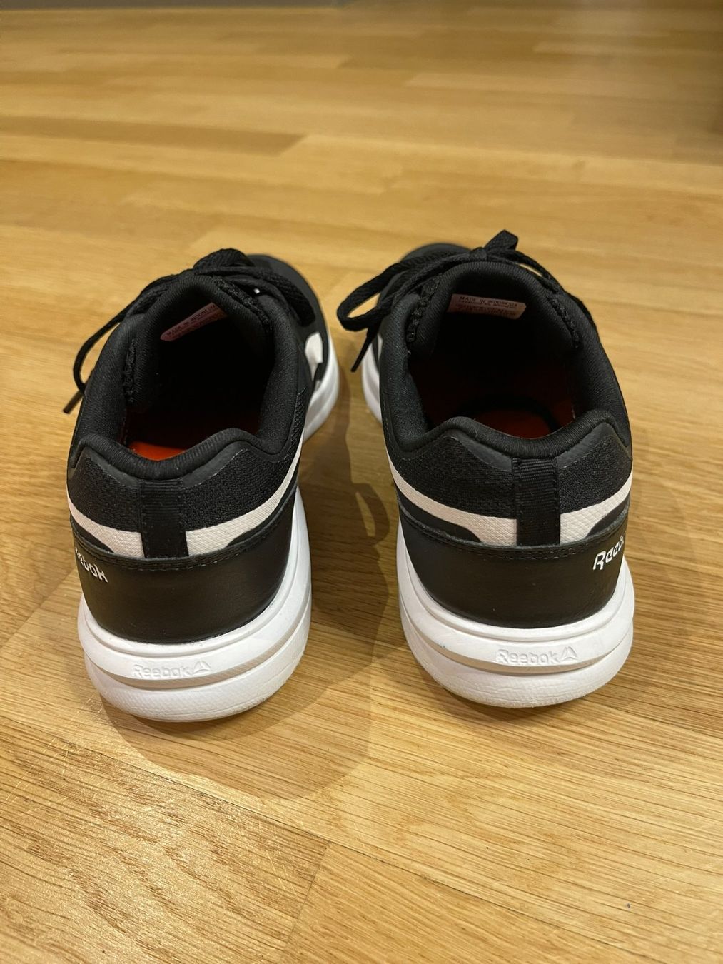 Reebok Scarpe da donna: Reebok Sneaker - Gr. 37.5 - Schwarz/Weiss – Usato da Rheineck venduto da FGeissler 2