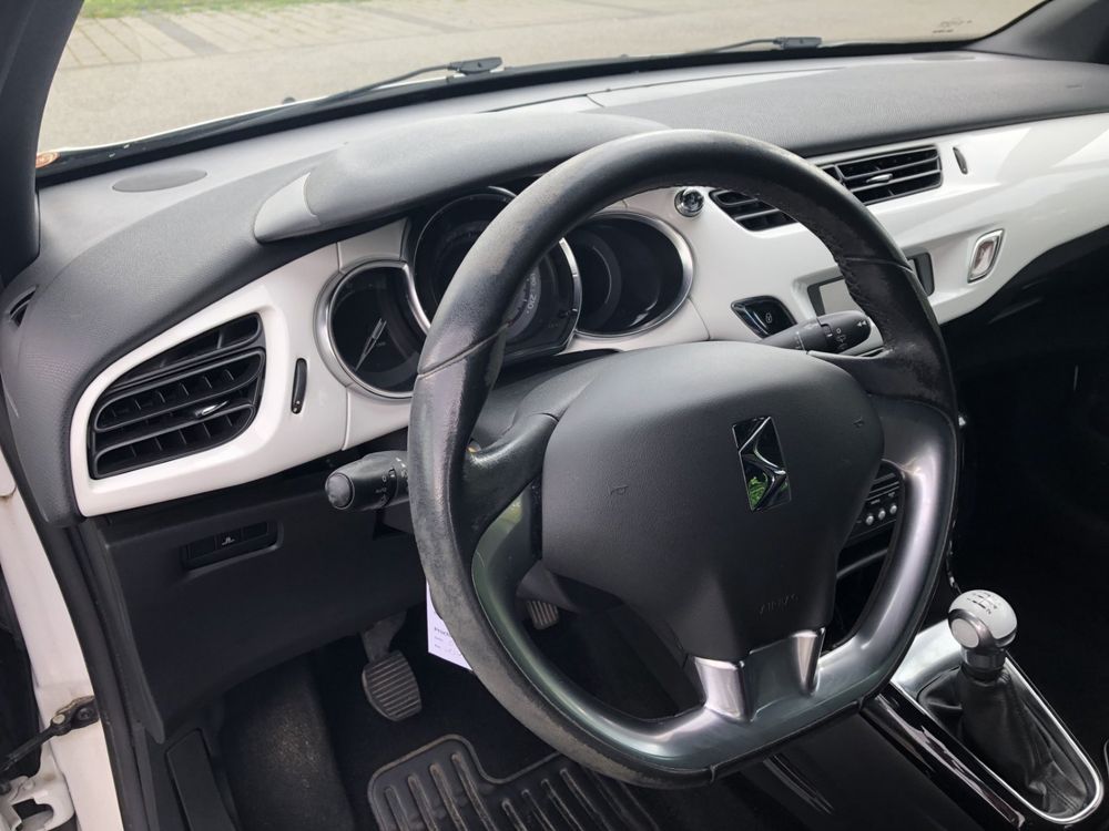 Citroën Automobili: Voiture Citroen DS3 1.6i 16V - 120 chevaux – Usato da Etoy venduto da chr_mhj8 3