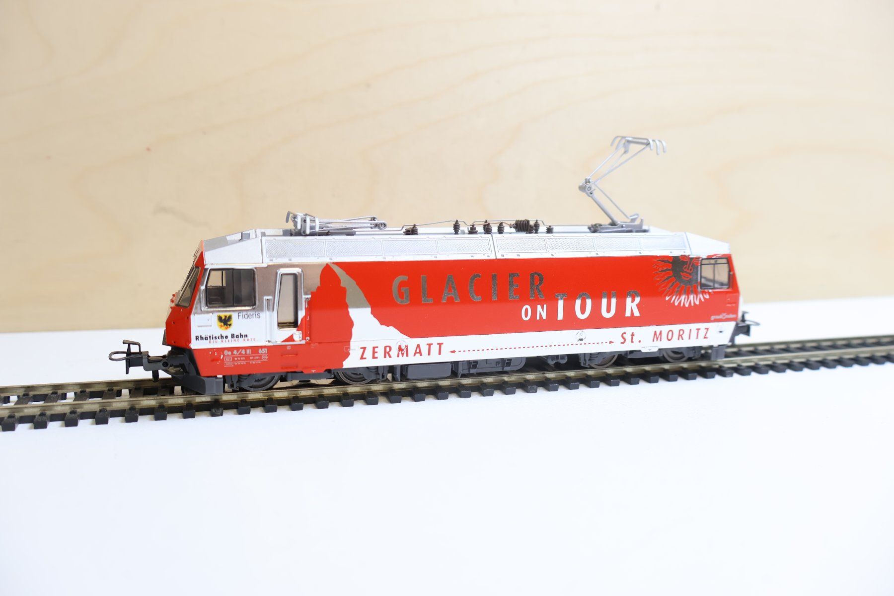 Bemo Modellini di ferrovie: Bemo E-Lok Ge 4/4 III Glacier RhB H0 AC - Digital – Usato da Winterthur venduto da Monstera 2