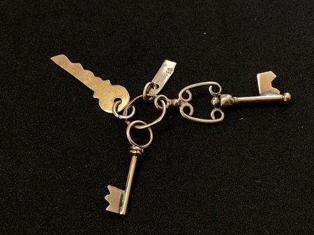 18K Gold, Miniatur Schlüsselbund, Schmuck, Glücksbringer