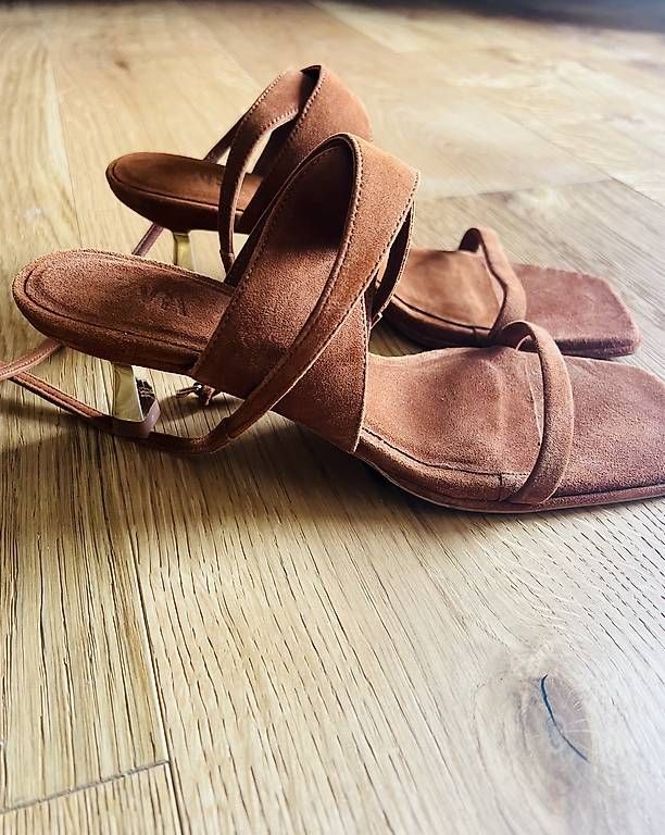 Zara Damenschuhe: Zara Sandalen – Gebraucht aus Niederuzwil von hel_v9ky 1