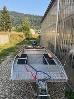 Aluflachbodenboot mit Anhänger